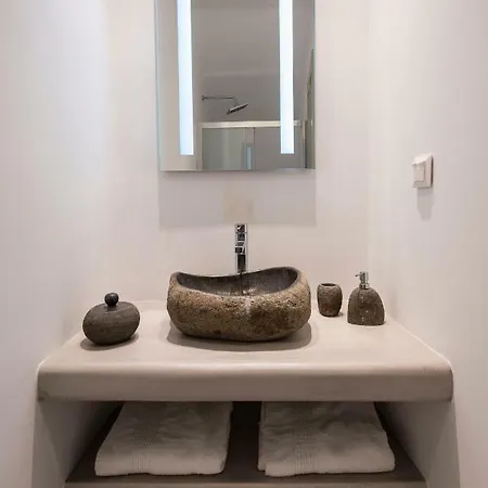 Black Diamond Luxurious Mykonian Blue * Mykonos Town